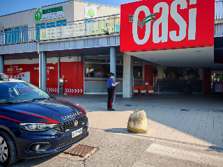 Castelfidardo - Sorpresi con prodotti di bellezza rubati, denunciati padre e figlio